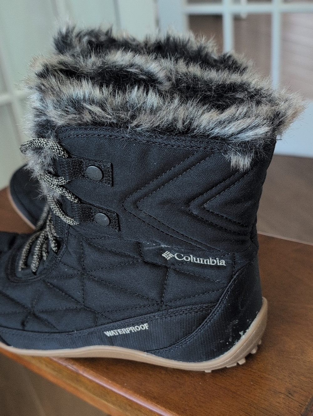 Columbia Minx Shorty Women's Black Waterproof Winter Boots with Faux Fur Trim 9 - Picture 5 of 10